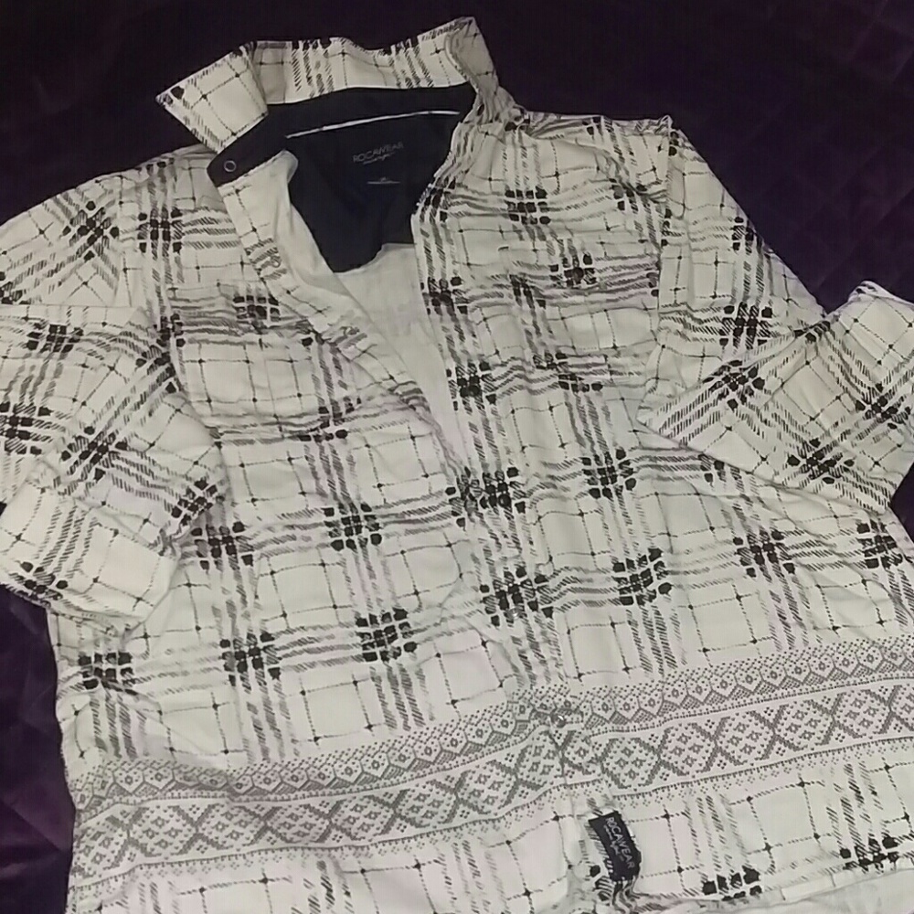 Roca wear button down